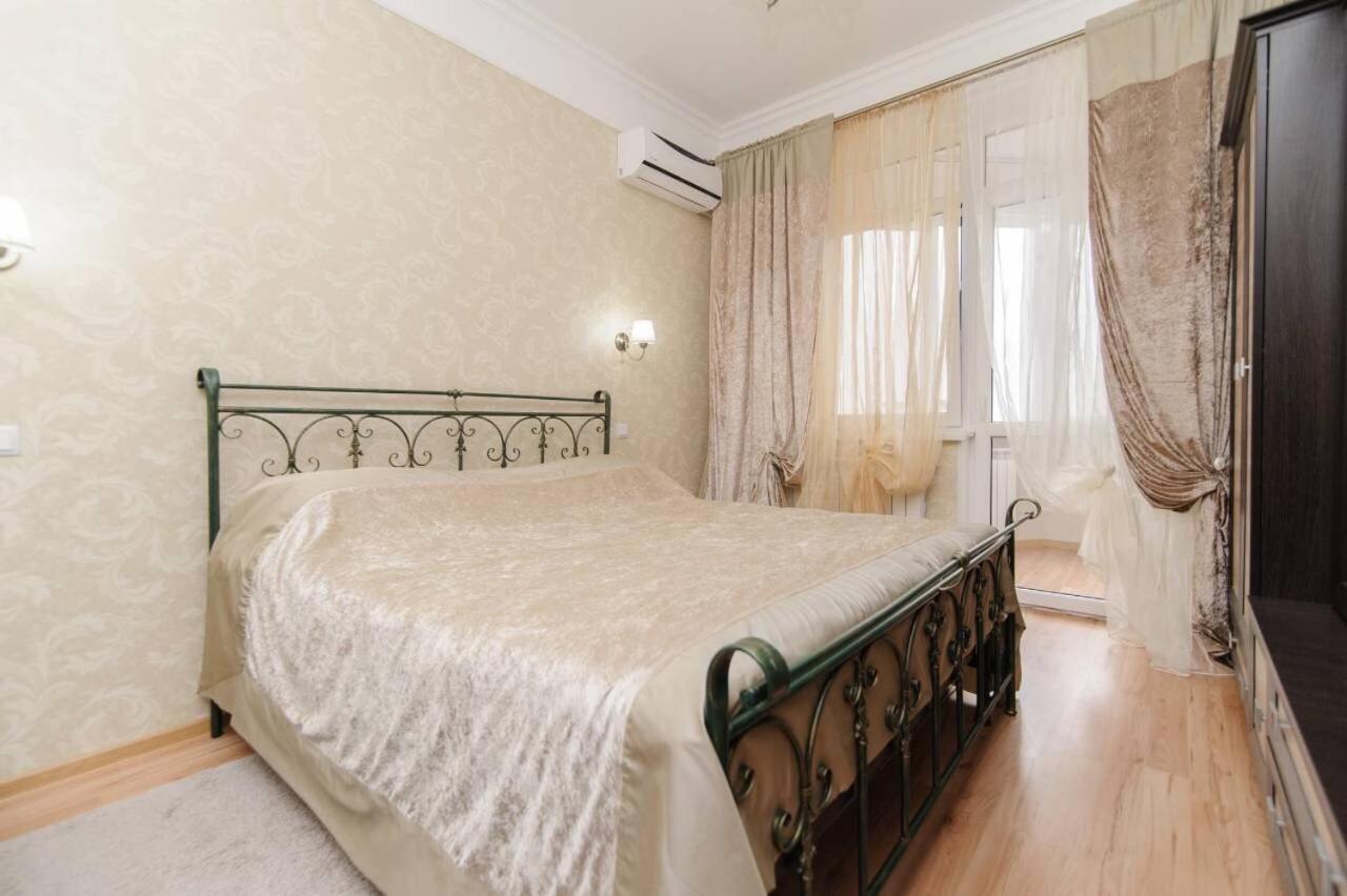 Luxury Exclusive Apartments Skyhouse Exfactor Kischinau Exterior foto